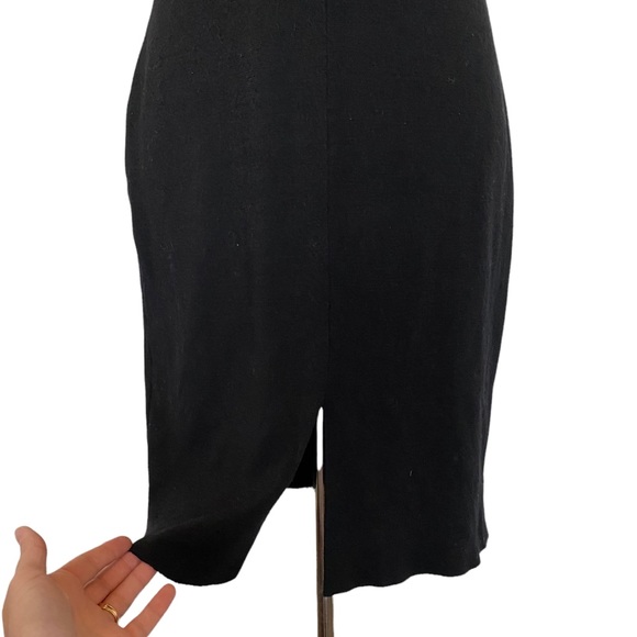 ⭐️ SOLD ⭐️ St. John Wool Blend Knit Key Hole Sheath Dress Size 4 Black - Picture 4 of 11